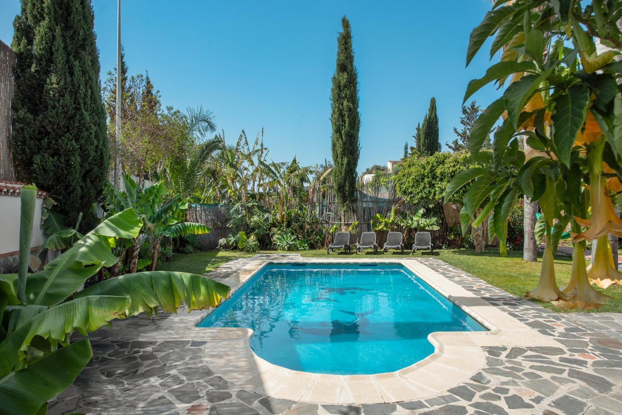 Cortijo Andaluz, Jacuzzi, Piscina, Palmeras Nerja. Villa Nerja